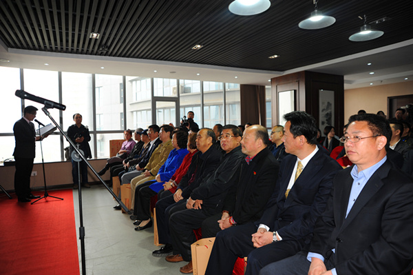 上海張大千大風堂藝術(shù)中心洛陽分中心揭牌儀式在開元礦業(yè)集團舉行