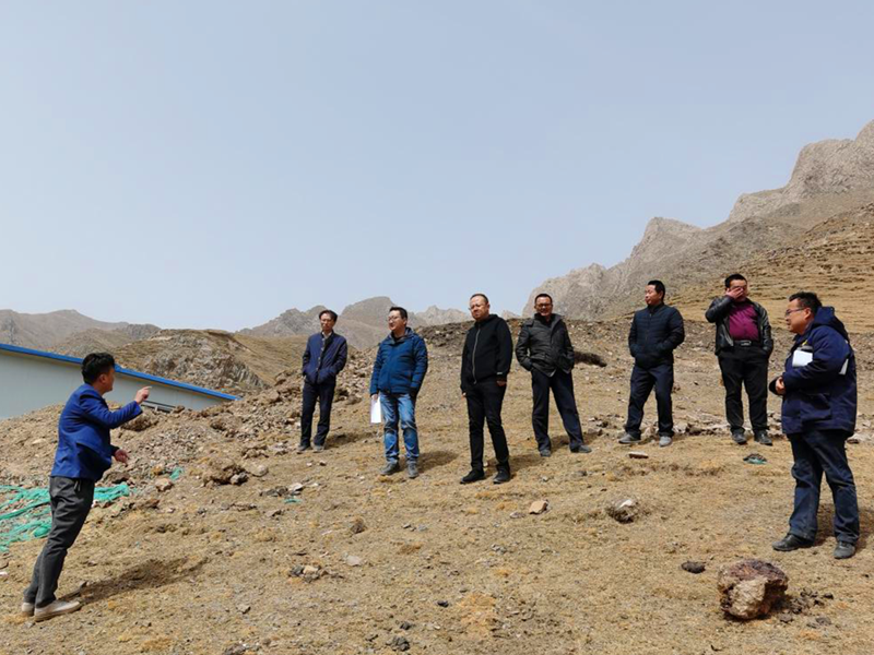 青海省自然資源部門對興海銅鑫瑪溫根礦區(qū)綠色勘查生態(tài)環(huán)境保護(hù)治理實地驗收